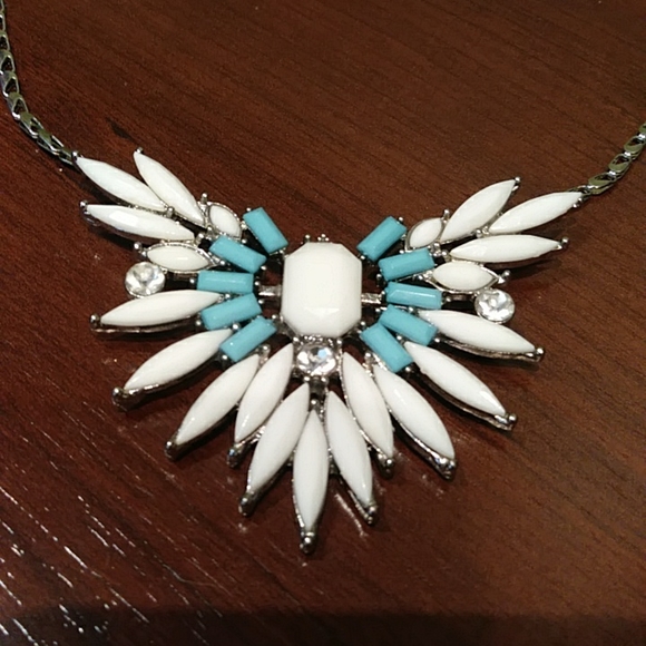 Suzy Shier statement necklace - Picture 6 of 6